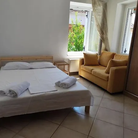 Filip And Myrsinis House Айос-Николаос